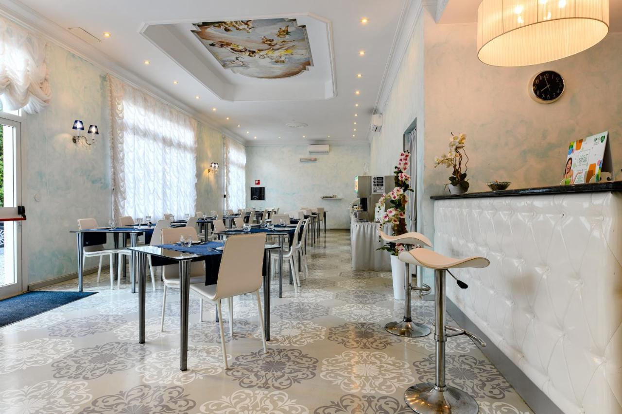 Hotel Boutique Blumarin Лидо ди Йезоло Екстериор снимка