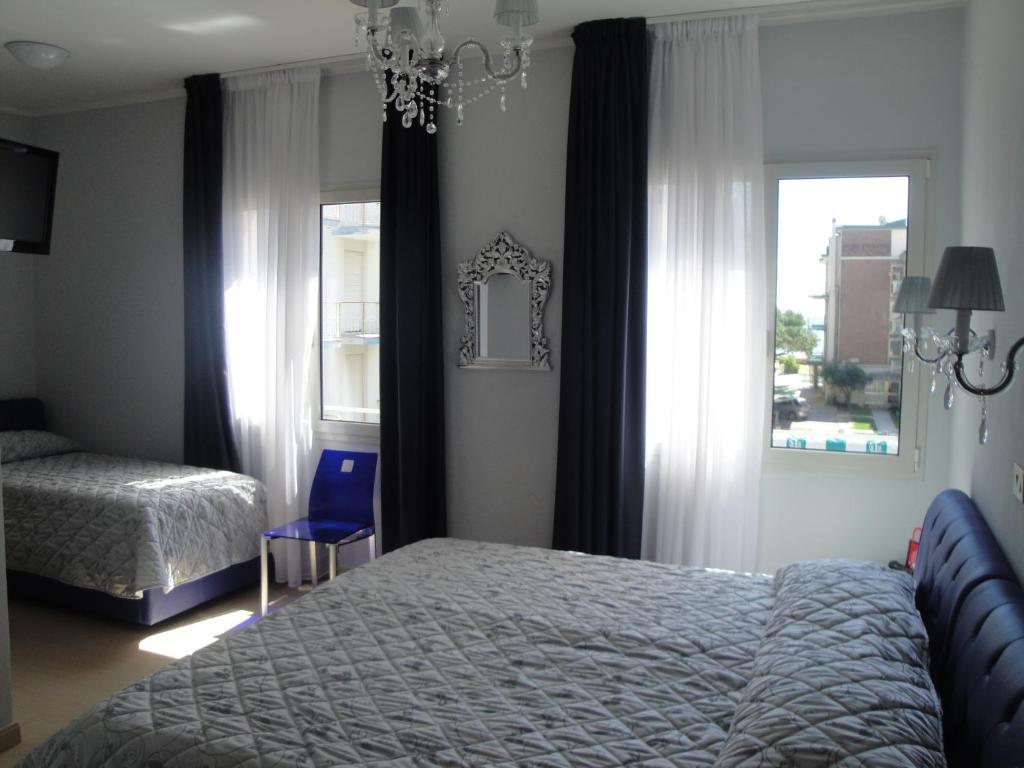 Hotel Boutique Blumarin Лидо ди Йезоло Стая снимка